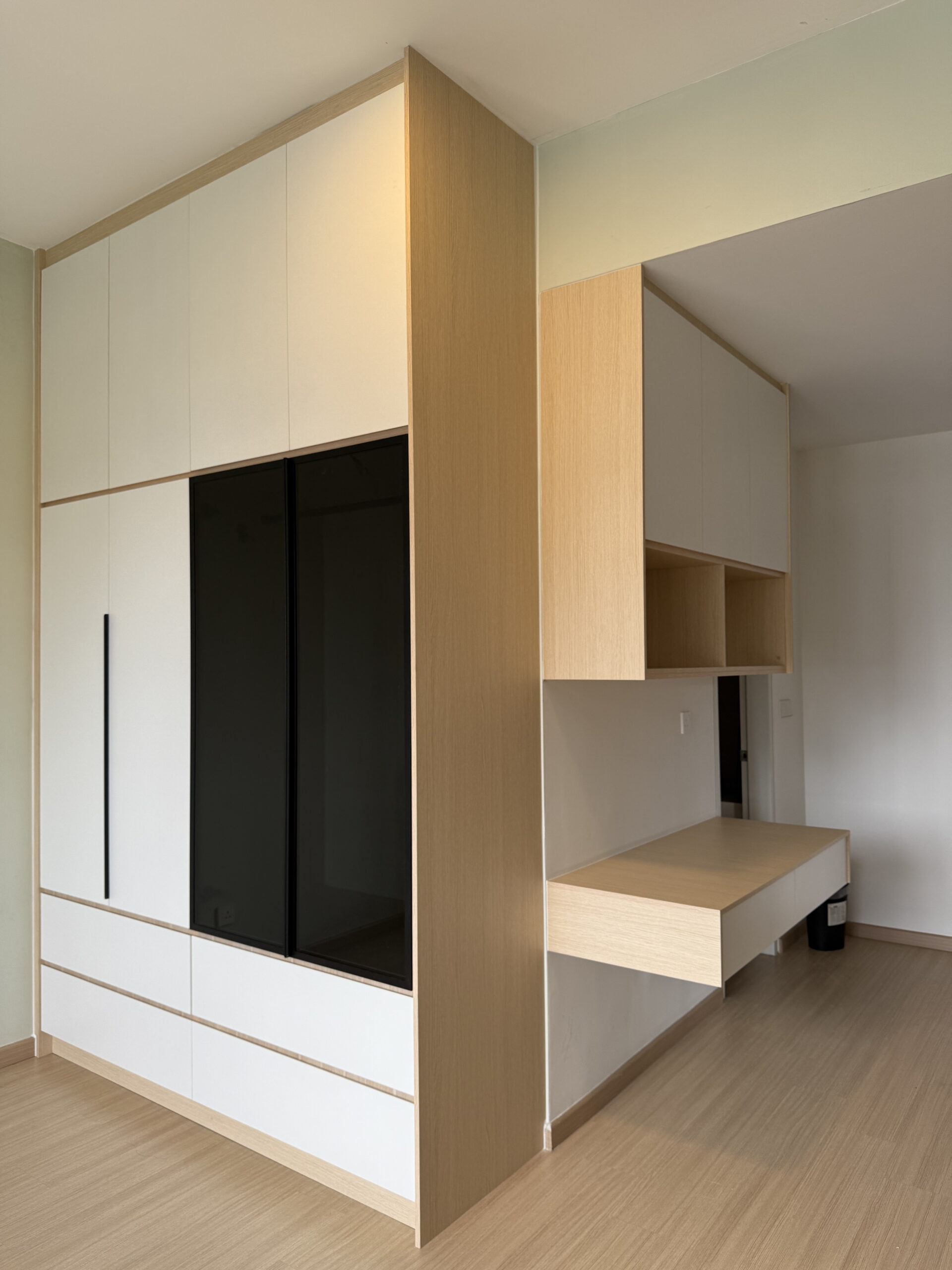 Minimalist bedroom cabinet design